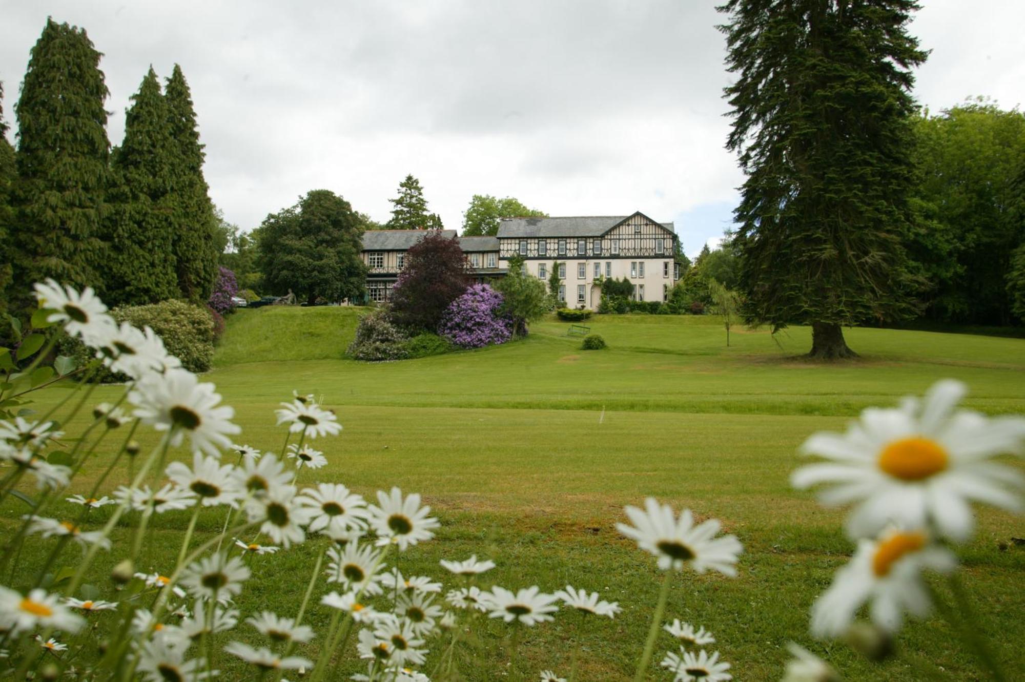The Lake Country House Hotel & Spa Llangammarch Wells Esterno foto