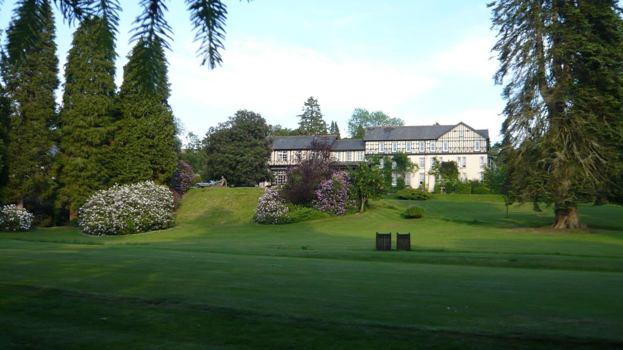The Lake Country House Hotel & Spa Llangammarch Wells Esterno foto