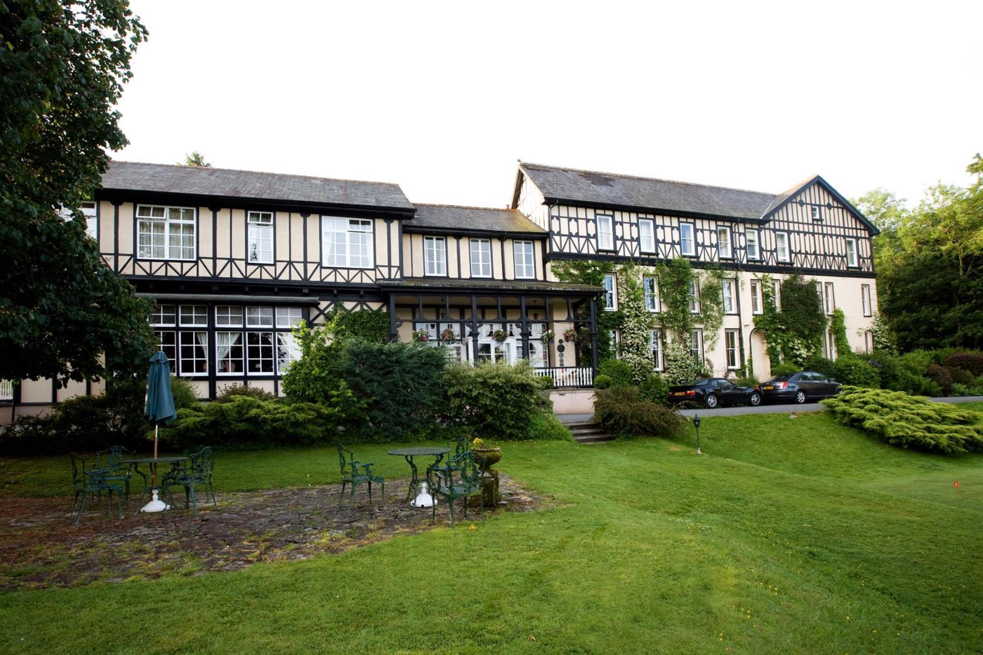 The Lake Country House Hotel & Spa Llangammarch Wells Esterno foto