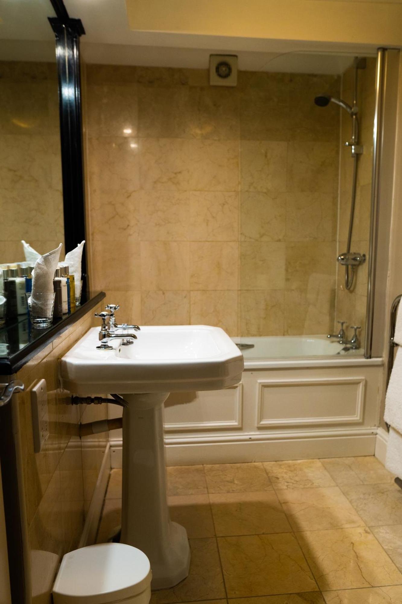 The Lake Country House Hotel & Spa Llangammarch Wells Esterno foto